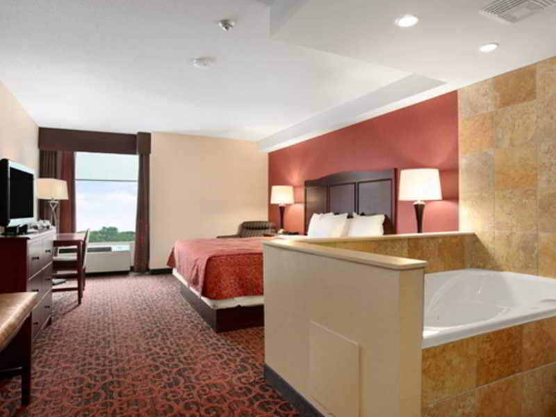 Ramada By Wyndham Niagara Falls/Fallsview Hotel Quarto foto