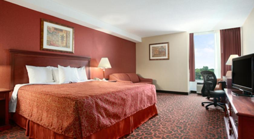 Ramada By Wyndham Niagara Falls/Fallsview Hotel Quarto foto